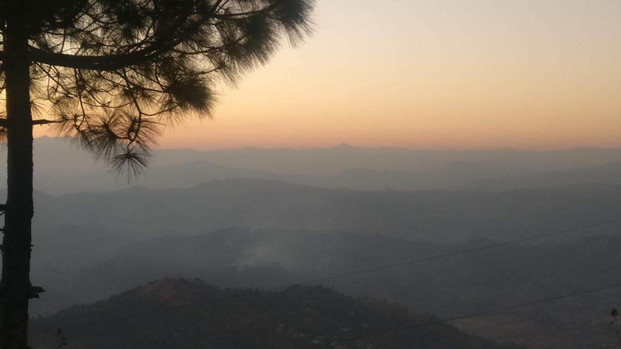 Meraki - Entire 3Bhk Villa With Himalayan Views Раникхет Экстерьер фото